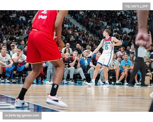 生涯之夜里夫斯砍下关键数据与队友热拥庆祝高光时刻带走比赛用球